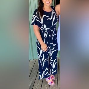 Nic+Zoe jumpsuit with V back